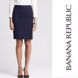 Banana Republic Factory NWT Navy Blue Skinny Above the Knee Skirt Size 10
